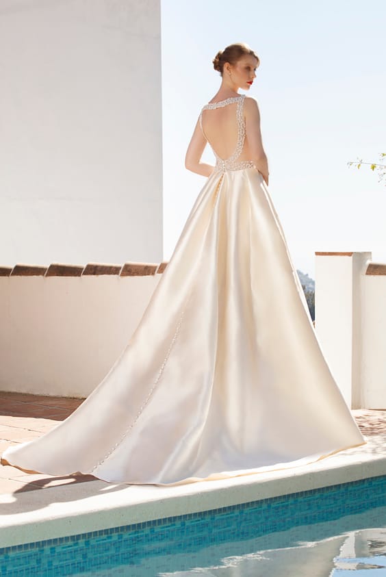 trouwjurk met bijzondere rug van Jarice