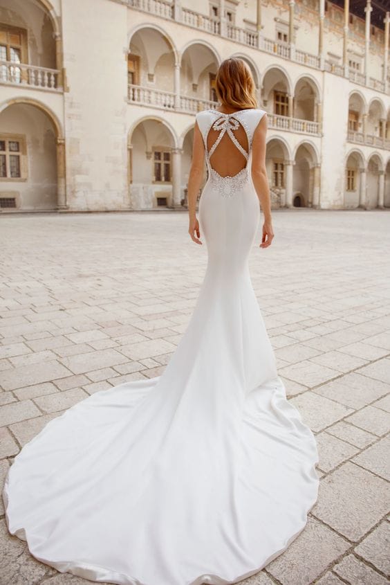 trouwjurk met bijzondere rug